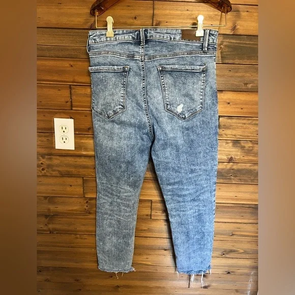 Carley Jean Los Angeles Jeans woman’s size 13 acid wash distressed at bottom - Picture 2 of 9
